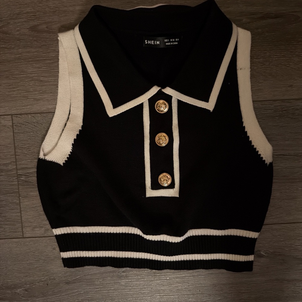 SHEIN Black and White Sleeveless Knit Top